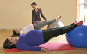 Ejercicios para embarazadas con Pelota Pilates / Corine Pieri 
